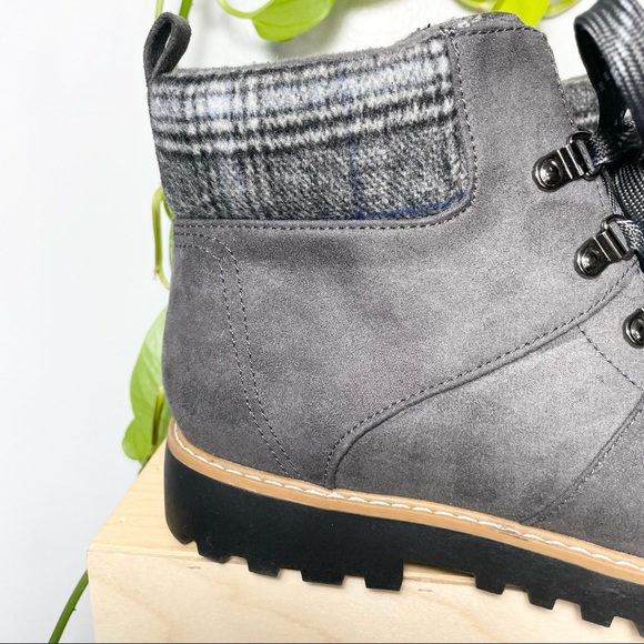 NWT Size 9.5 Sonoma ortholite Eco faux suede combat boots - Picture 2 of 7